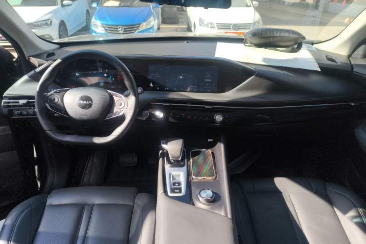 Used Dongfeng Aeolus Huge 2022 Mach Dual-Motor 1.5T MHD Dare-to-Dream Edition