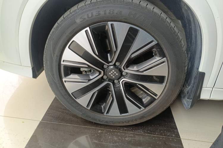 Used  E5 PLUS 2025 165 km Long-Range Version PLUS 7-Seater
