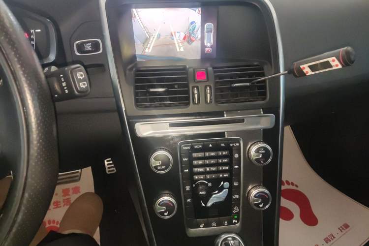 Used Volvo XC60 2017 T5 AWD Personalized Sport Upgrade Edition
