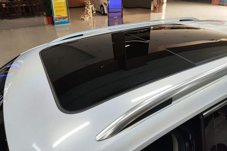 Used Volkswagen Tiguan L 2023 330TSI Automatic Two-Wheel Drive Smart Edition