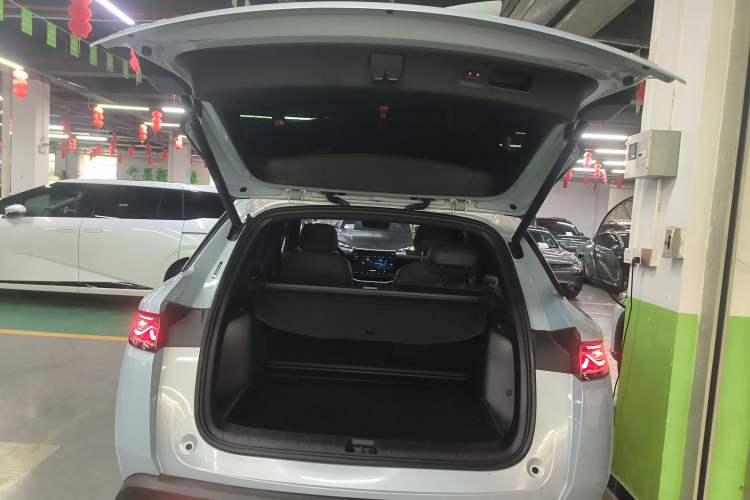 Used BYD Song L DM-i 2025 Intelligent Driving Version 112 km Beyond-Range Type
