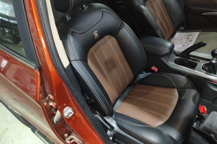 Used BYD Song 2016 Gaishi Edition 1.5TI Manual Haoya Model
