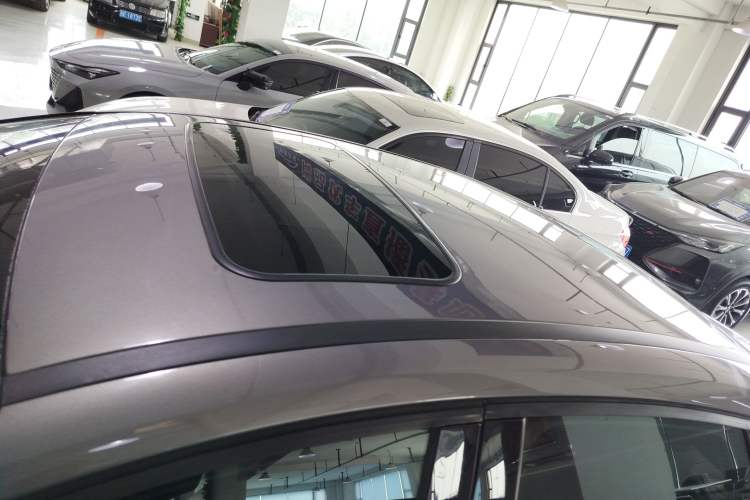 Used Ford Focus 2012 Sedan 1.6L Automatic Fashion Edition
