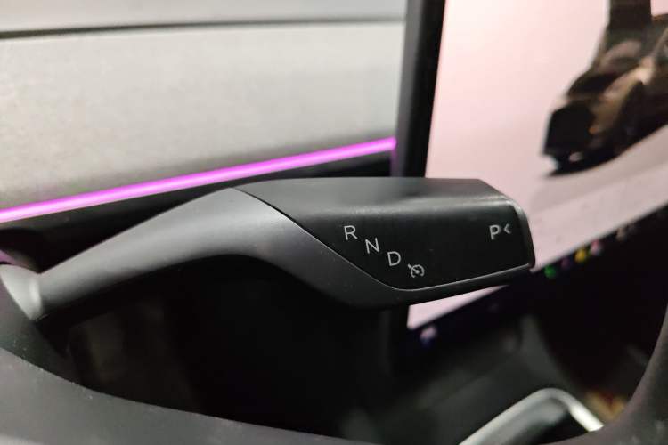 Used Tesla Model Y 2023 Rear-Wheel-Drive Version
