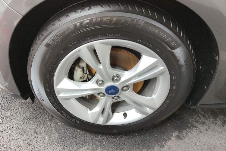 Used Ford Focus 2012 Hatchback 1.6L Automatic Fashion Edition
