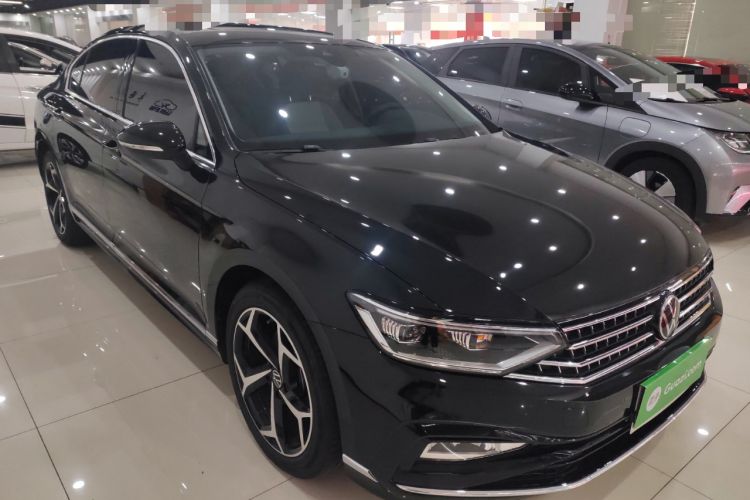 Used Volkswagen Magotan 2025 Revised Version Zhongxiang Edition 330TSI DSG Luxury Trim
