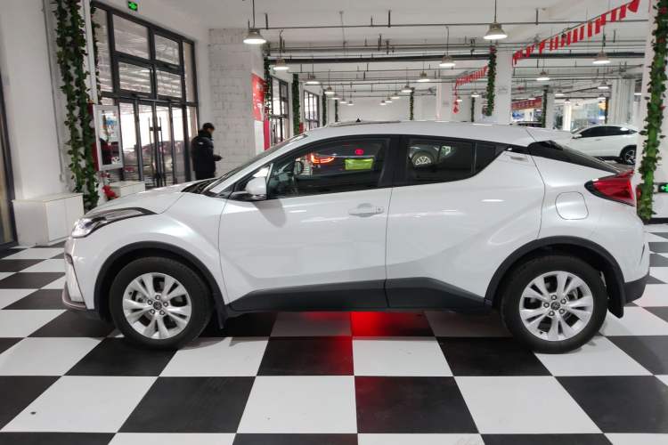 Used Toyota IZOA 2023 2.0L Yixing Version
