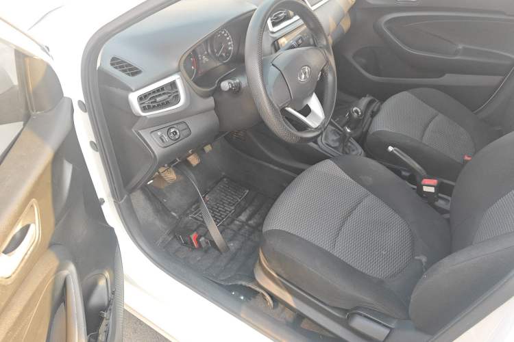 Used Hyundai Verna 2017 1.4L Manual Refreshed Version China V Standard
