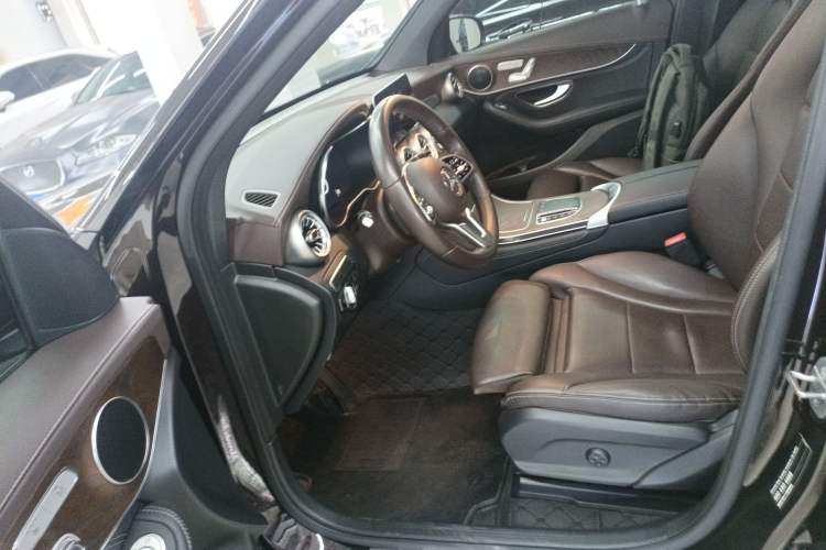 Used Mercedes-Benz GLC 2020 Facelift GLC 260 L 4MATIC Luxury Edition
