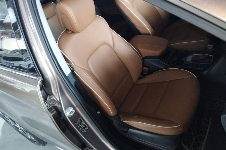 Used Hyundai Santa Fe 2017 2.0T Automatic Two-Wheel Drive Smart Version 7 Seats
