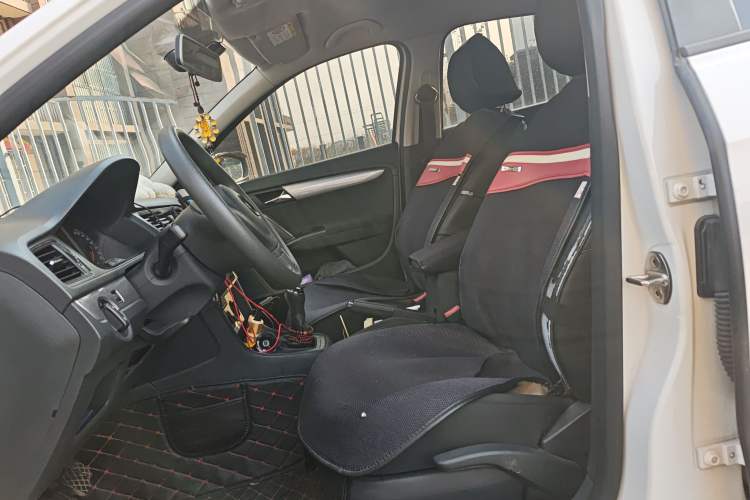 Used Volkswagen Lavida 2013 1.6L Manual Fashion Edition