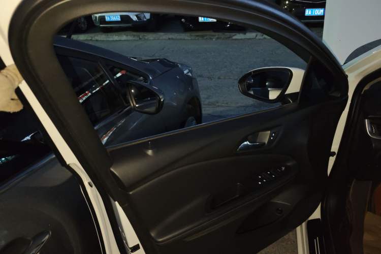 Used Buick Verano 2018 Sedan 20T Dual-Clutch Elite Model
