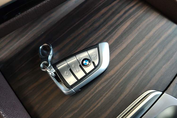 Used BMW 5 Series 2019 530Li Luxury Edition Premium Package
