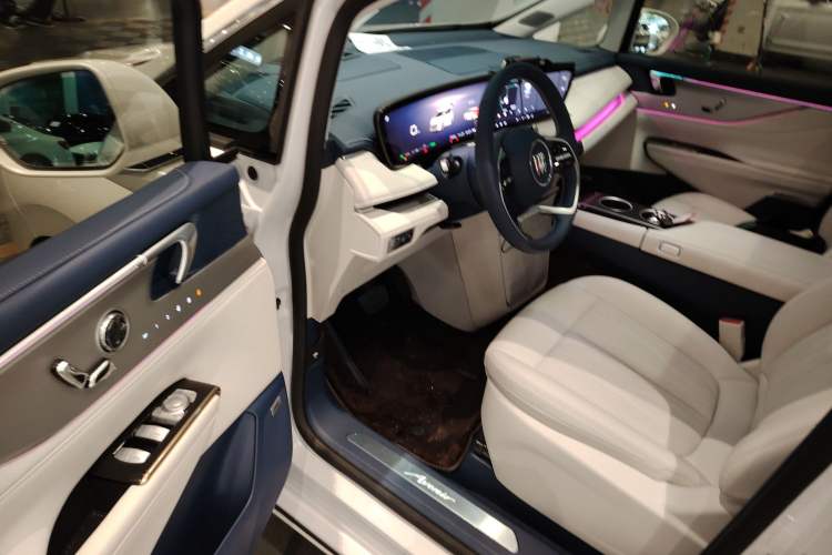 Used Buick GL8 New Energy 2024 Lu Zun Luxury Edition 7-Seater
