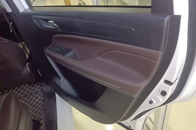 Used GAC Trumpchi M6 2019 270T DCT Luxury Edition (6-seater) China VI
