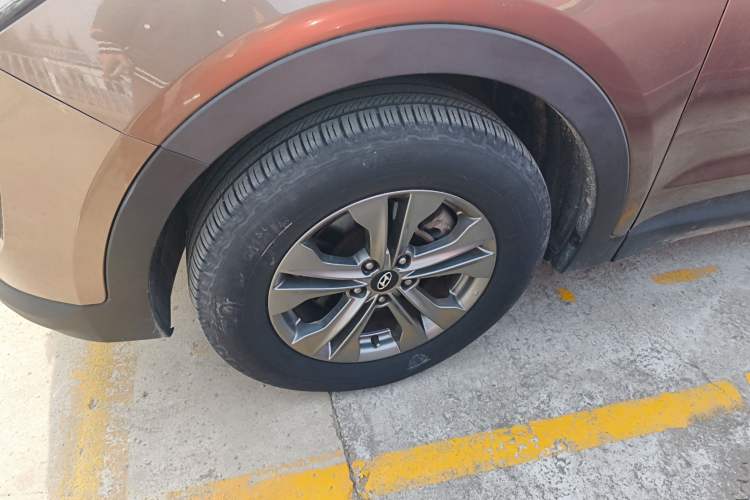 Used Hyundai Santa Fe 2013 2.4L Automatic 2WD Comfort Edition
