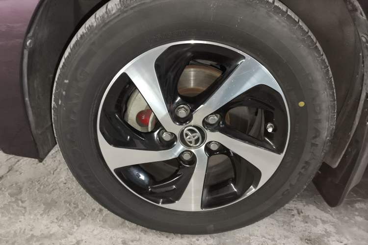 Used Toyota Levin 2017 Revised Dual-Engine 1.8H GS E-CVT Elite Sunroof Version China V Standard
