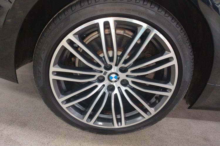 Used BMW 5 Series 2018 Facelifted 530Li xDrive M Sport Package
