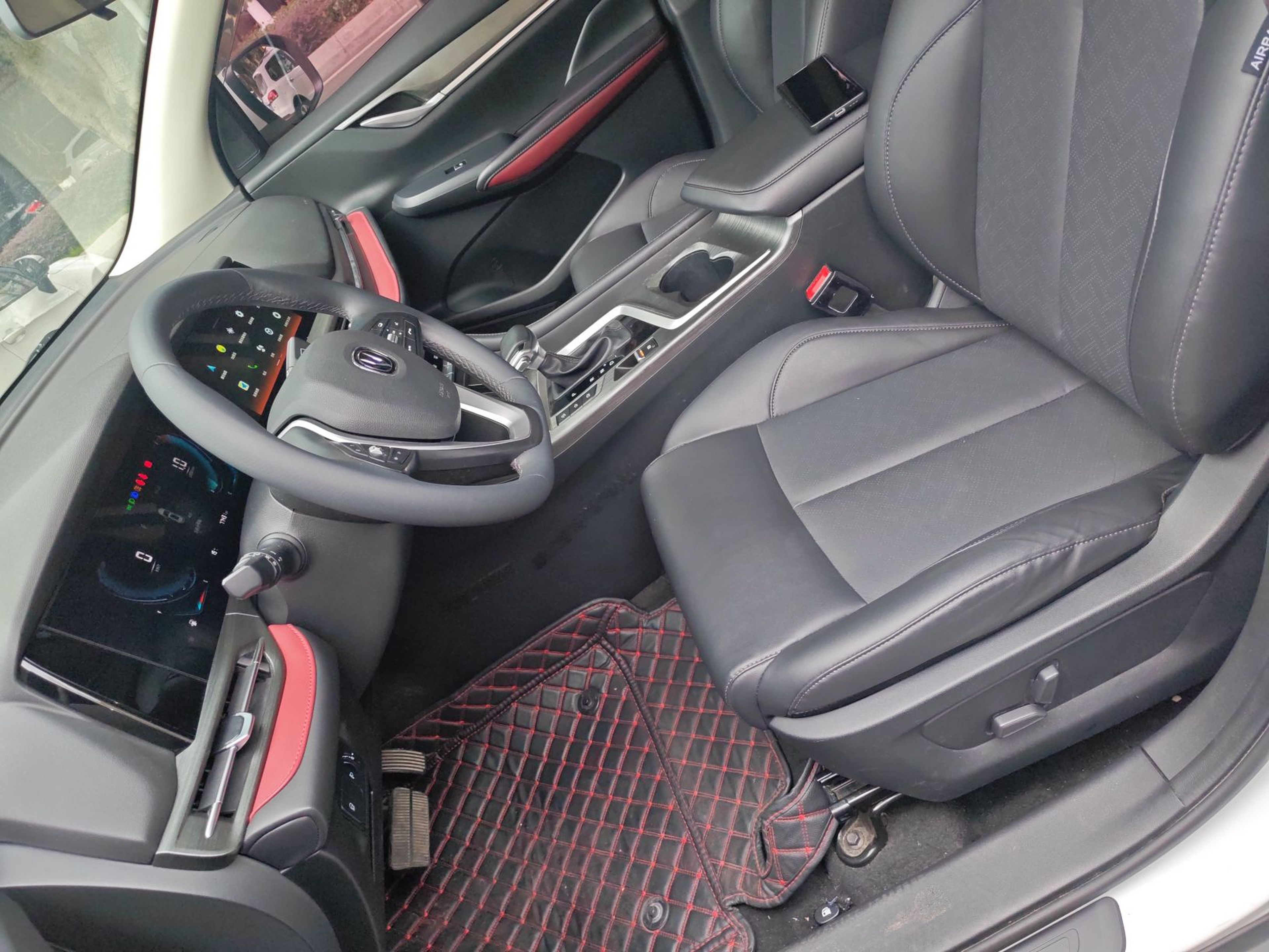 Переднее сиденье в автомобиле