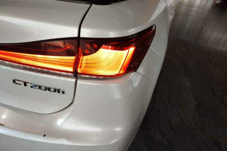 Used Lexus CT 2017 CT200h Elite Edition Solid Color China V Standard
