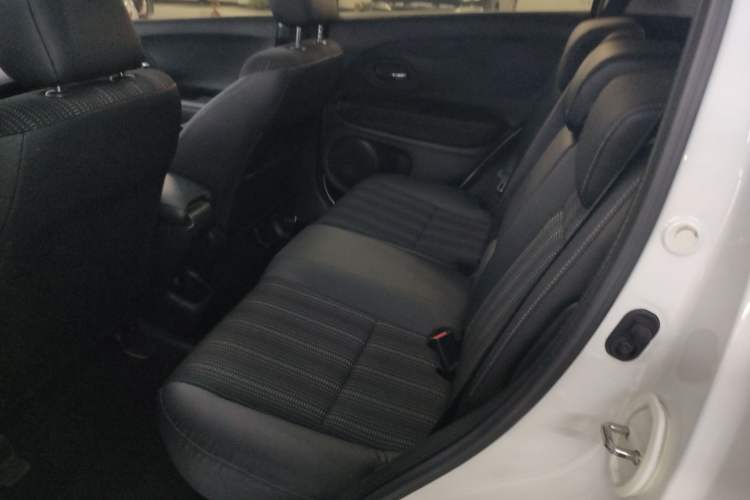 Used Honda Vezel 2016 1.8L CVT Front-Wheel Drive Pioneer Edition
