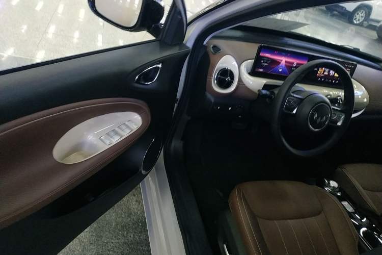 Used Wuling Bingo 2023 333 km Lingxi Connected+ Version
