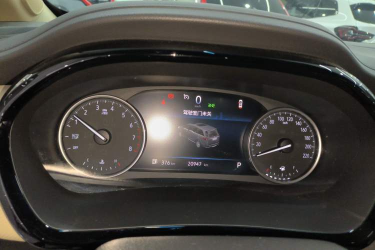 Used Buick GL8 2023 Facelifted Land Cruiser Executive Luxury Version