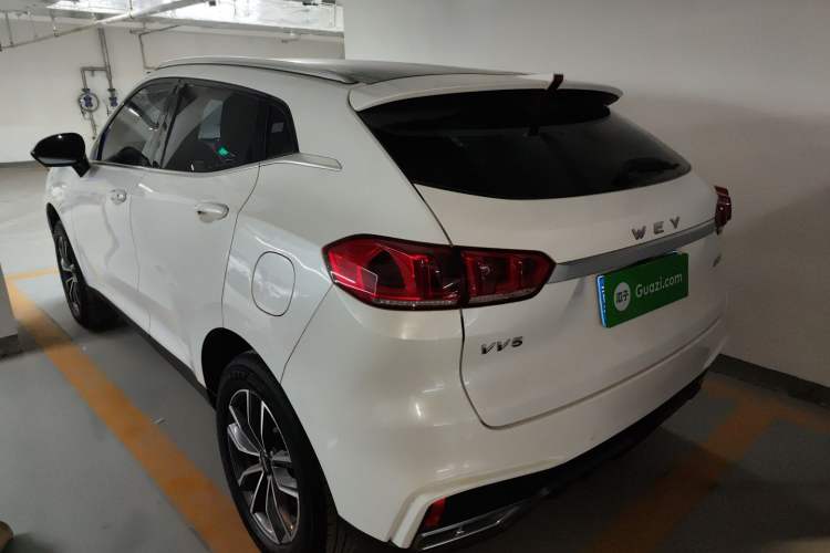 Used Wey VV5 2021 1.5T Two-Wheel Drive Color Pioneer
