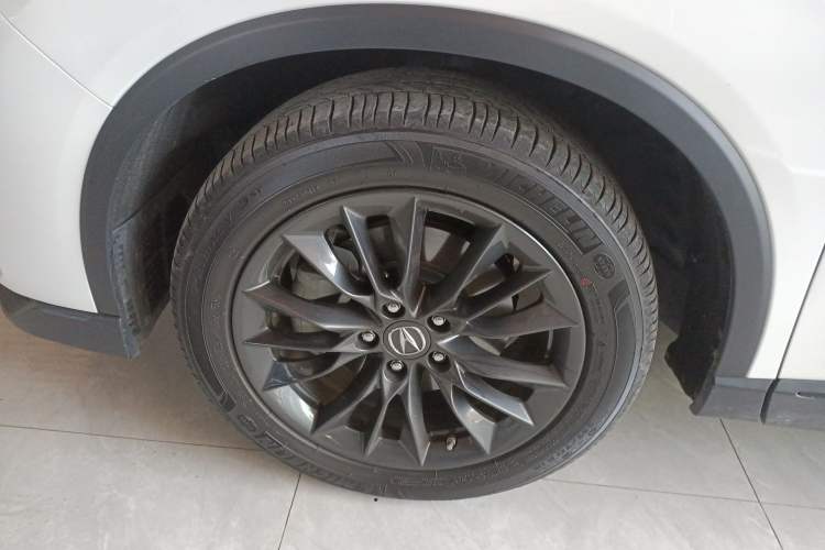 Used Acura CDX 2021 1.5T Two-Wheel Drive Deluxe · A-Spec Smart Safety Sport Model