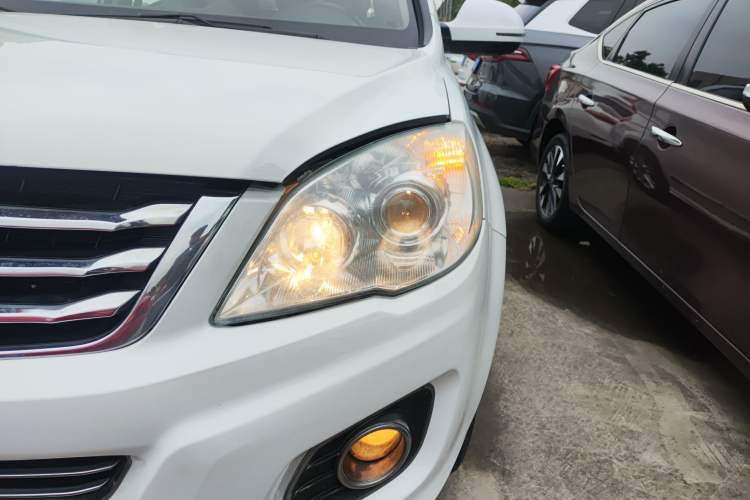 Used Haval H6 2013 Upgraded Model 1.5T Manual Two-Wheel Drive Elite Version
