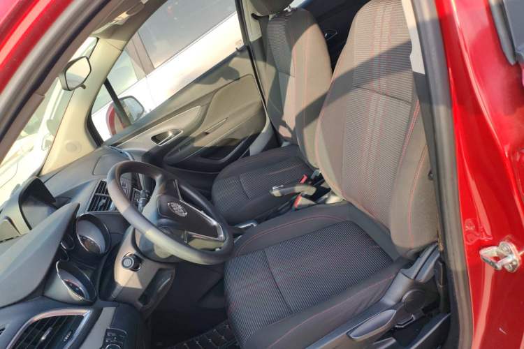 Used Buick Encore 2015 1.4T Automatic Two-Wheel Drive Urban Elite Version
