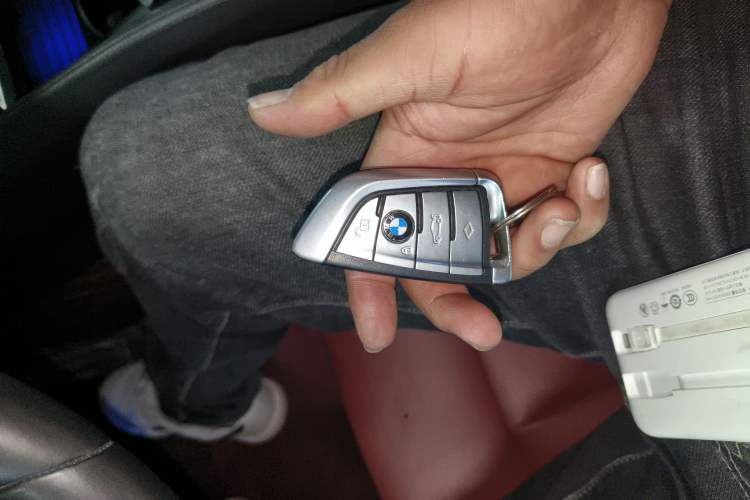 Used BMW 5 Series 2019 Facelifted 530Li Leading Edition M Sport Package
