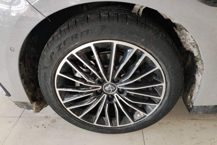 Used BYD Han 2025 DM-i Intelligent Driving Edition 125KM LiDAR Flagship Model
