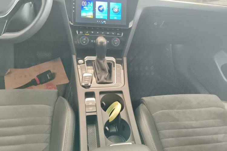 Used Volkswagen Magotan 2017 330TSI DSG Luxury Model
