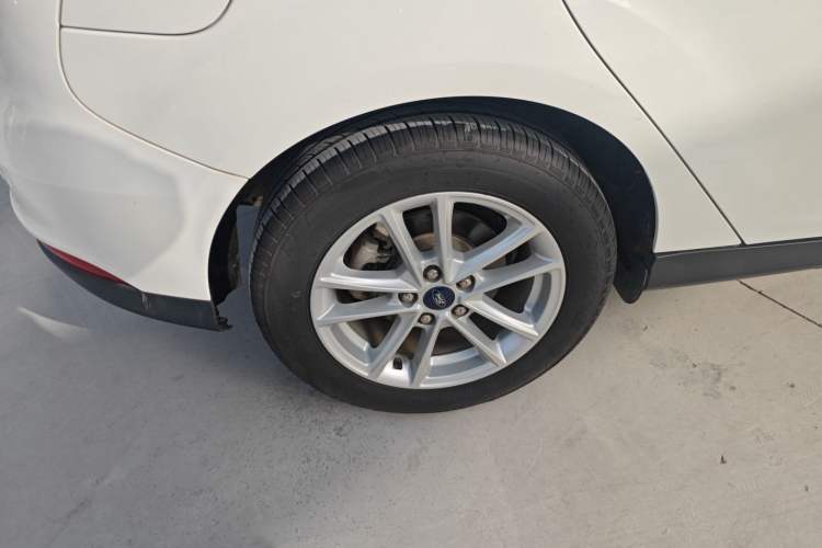 Used Ford Focus 2017 Hatchback 1.6L Automatic Fashion Edition Smart Drive Version
