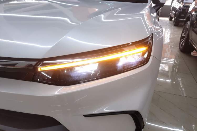 Used Honda Breeze 2023 240TURBO Two-Wheel-Drive Luxury Edition 5 Seats