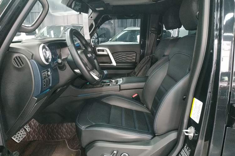 Used  BJ40 2023 2.0T Automatic Four-Wheel Drive Urban Hunter Edition Chivalrous Type