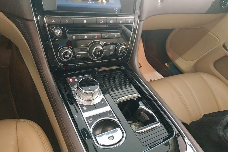 Used Jaguar XJ 2016 XJL 3.0 SC Two-Wheel-Drive Elegant Business Edition
