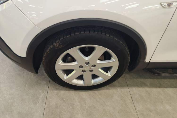 Used Buick Encore 2015 1.4T Automatic Two-Wheel Drive Urban Elite Version
