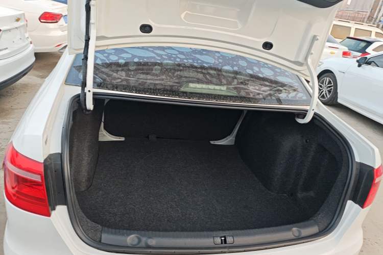 Used Volkswagen Lavida 2013 Revised Classic 1.6L Automatic Fashion Edition