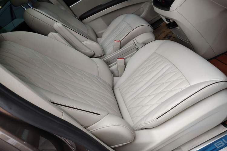 Used Buick GL8 2022 Land Business Class 652T Luxury Model
