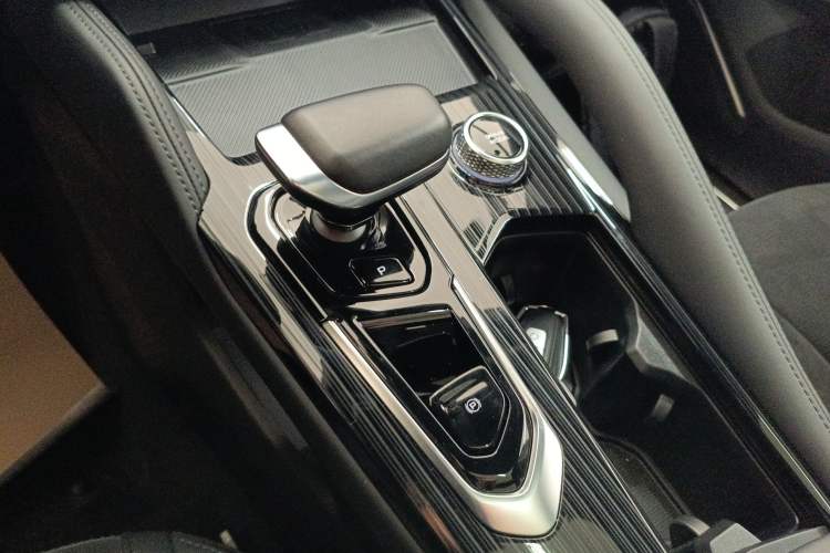 Used Geely Auto Monjaro L 2024 2.0TD High-Power Automatic Two-Wheel Drive Skyline Edition