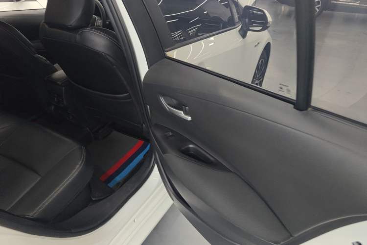 Used Toyota Levin 2023 Smart Electric Hybrid Dual-Engine 1.8L Leading Edition
