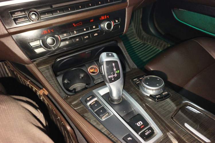 Used BMW 5 Series 2014 525Li Luxury Design Package
