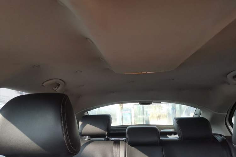 Used Skoda Octavia 2015 Classic Model 1.6L Automatic Elegance Edition
