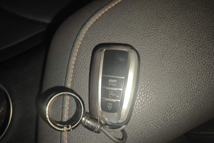 Used Toyota Camry 2021 2.0G Luxury Edition
