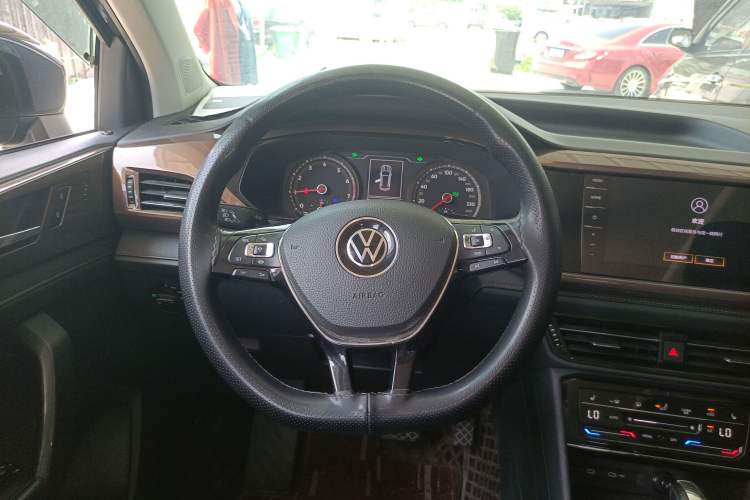 Used Volkswagen Tharu 2021 280TSI Two-Wheel-Drive Luxury Plus Edition
