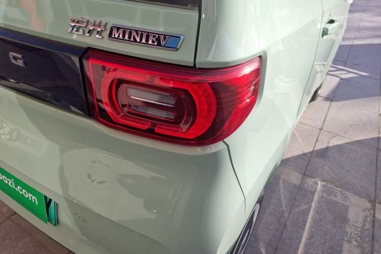 Used Wuling Hongguang MINIEV 2021 Macaron Fashion Model Lithium Iron Phosphate
