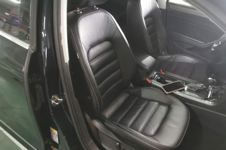 Used Volkswagen Passat 2017 330TSI DSG Luxury Edition
