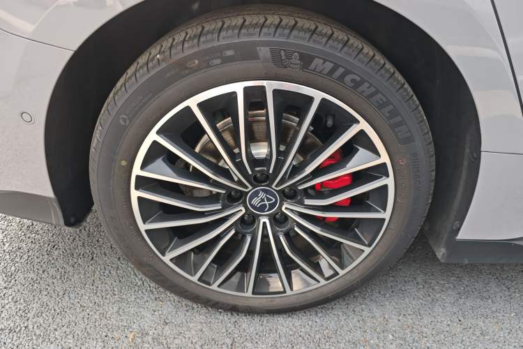 Used BYD Han 2025 EV with 701 km of Laser Radar-Enabled Intelligent Driving